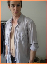 Gaspard Ulliel nude photo