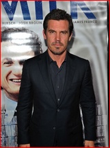 Josh Brolin nude photo