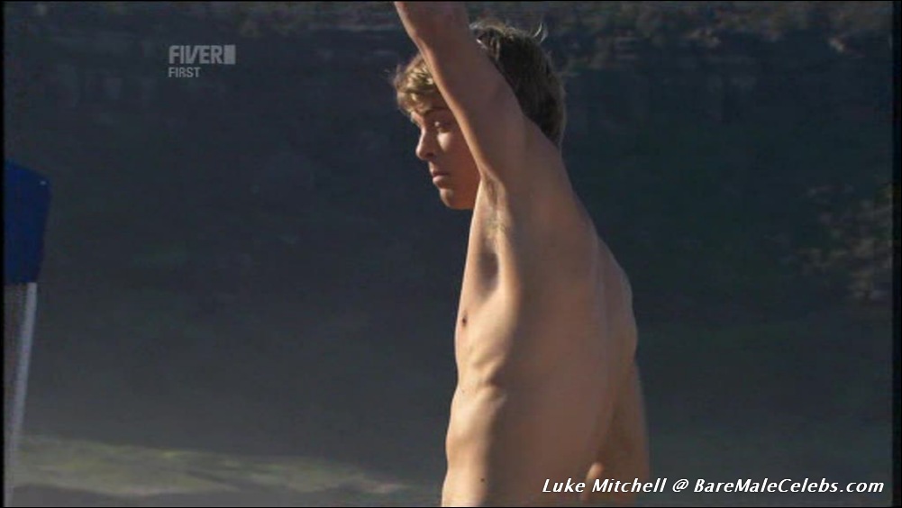 BMC :: Luke Mitchell nude on BareMaleCelebs.com.