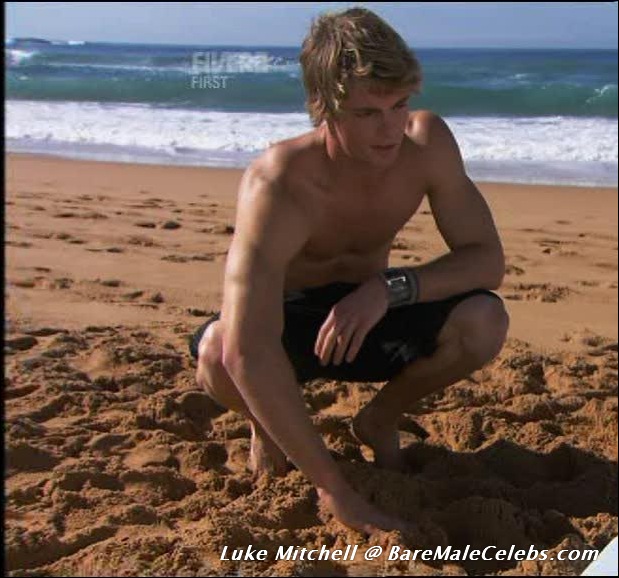 Bmc Luke Mitchell Nude On