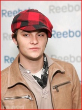 Shiloh Fernandez nude photo