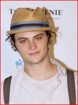 Shiloh Fernandez nude photo