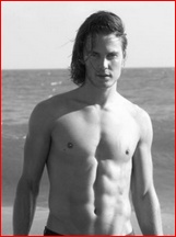 Taylor Kitsch nude photo