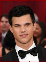 Taylor Lautner nude photo
