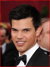 Taylor Lautner nude photo