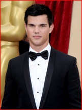 Taylor Lautner nude photo