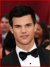 Taylor Lautner nude photo