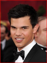Taylor Lautner nude photo