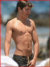 Zac Efron nude photo