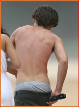 Zac Efron nude photo