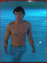 Zac Efron nude photo
