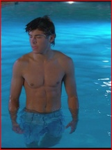Zac Efron nude photo