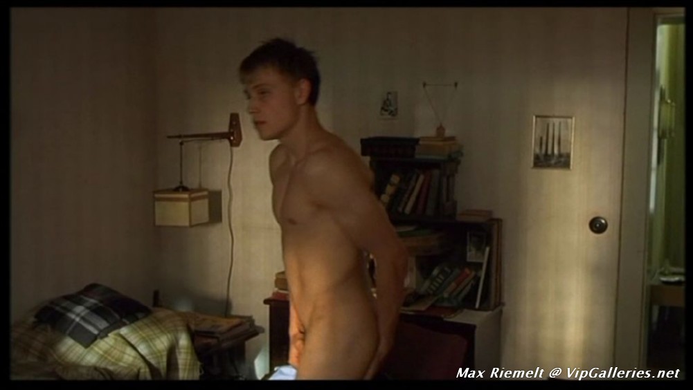 Max Riemelt Naked