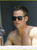 Chris Pine nude photo