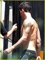 Adam Levine nude photo