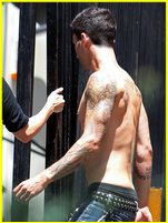 Adam Levine nude photo