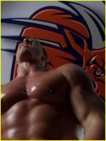 Alan Ritchsons nude photo