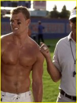 Alan Ritchsons nude photo