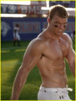 Alan Ritchsons nude photo