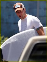 Alex O'Loughlin nude photo