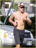 Alex O'Loughlin nude photo