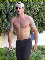 Alex O'Loughlin nude photo