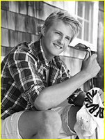 Alexander Ludwig nude photo