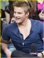 Alexander Ludwig nude photo