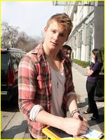 Alexander Ludwig nude photo