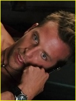 Bradley Cooper nude photo