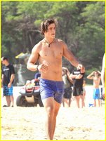 Brenton Thwaites nude photo