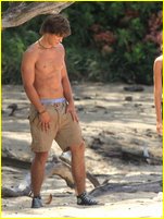 Brenton Thwaites nude photo