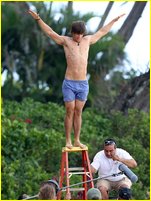 Brenton Thwaites nude photo