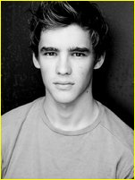 Brenton Thwaites nude photo