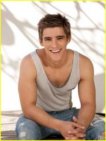 Brenton Thwaites nude photo