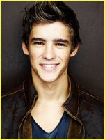 Brenton Thwaites nude photo