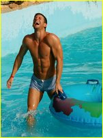 Bradley Cooper nude photo