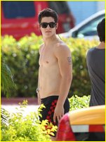 David Henrie nude photo