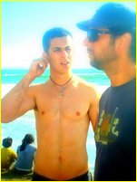 David Henrie nude photo