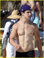 David Henrie nude photo