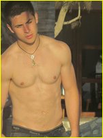 David Henrie nude photo