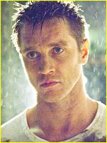 Devon Sawa nude photo
