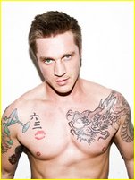 Devon Sawa nude photo