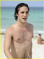 Diego Boneta nude photo