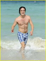 Diego Boneta nude photo