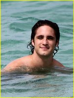 Diego Boneta nude photo