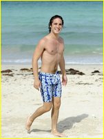 Diego Boneta nude photo