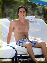 Diego Boneta nude photo