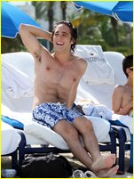 Diego Boneta nude photo