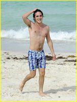 Diego Boneta nude photo